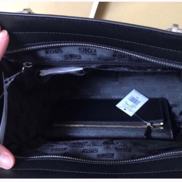 💦🌻mk Satchel set🌻crossbody/Tina bag & wallet - Picture 5 of 8